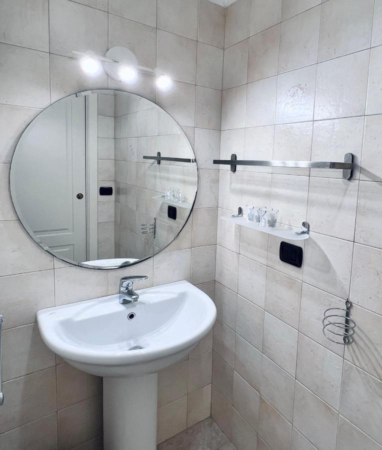 Apartment Capruzzi Бари Екстериор снимка